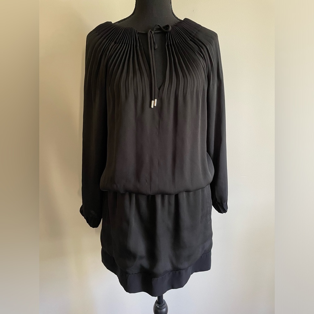 DVF Diane Von Furstenberg Sz 4 Mikino Pleated Mini Dress Black Pleats Pockets